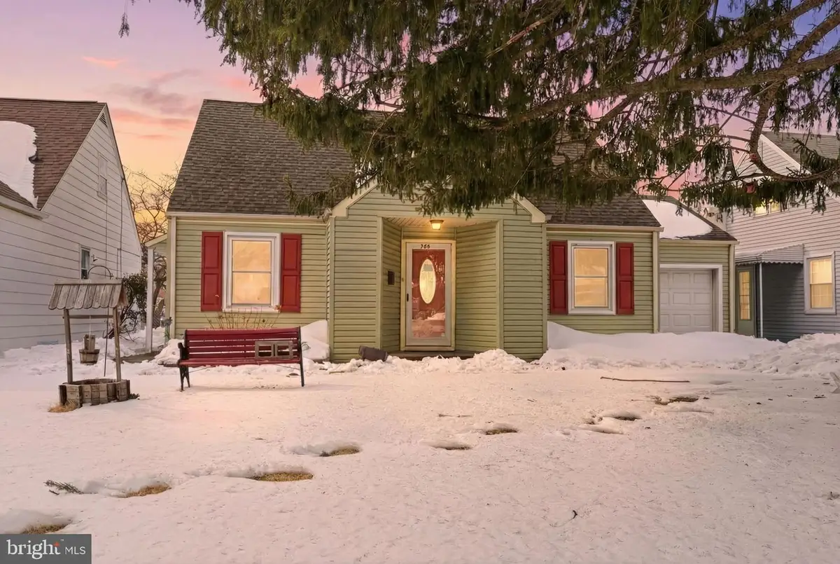 705 Veterans Hwy, Levittown, PA 19056 - #1