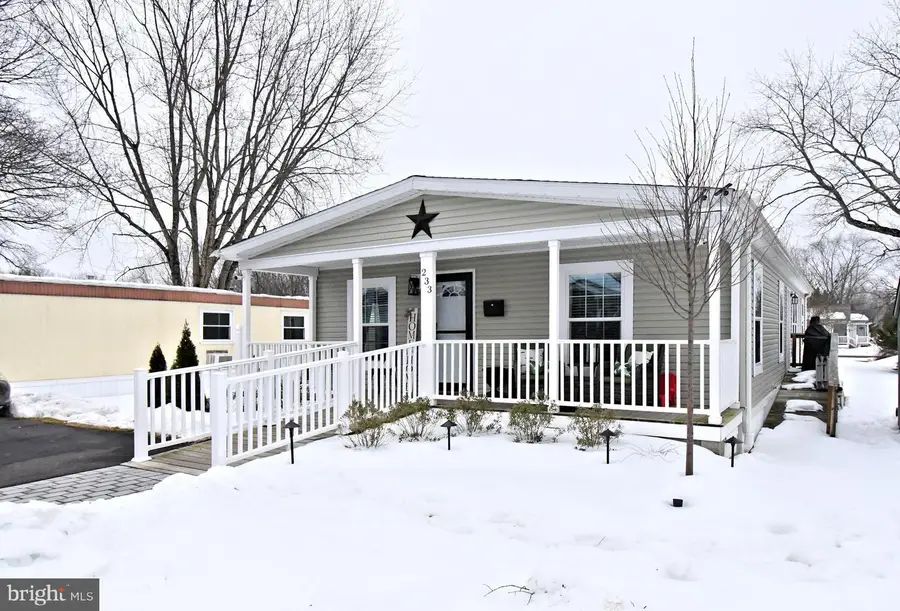 233 Hemlock Dr, Doylestown, PA 18901 - #3