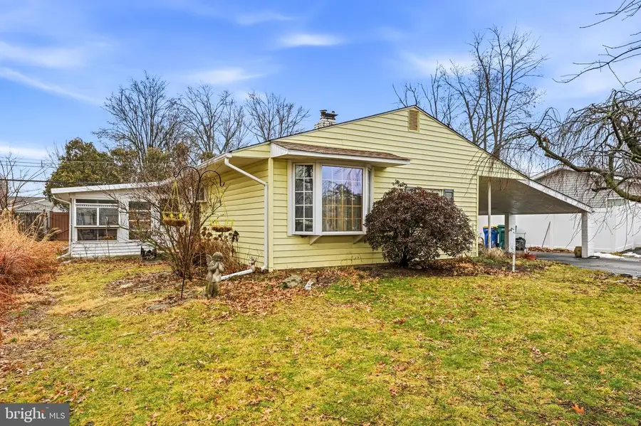 26 Old Spruce Ln, Levittown, PA 19055 - #3