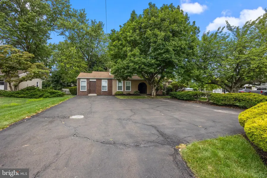 840 Davisville Rd, Warminster, PA 18974 - #3