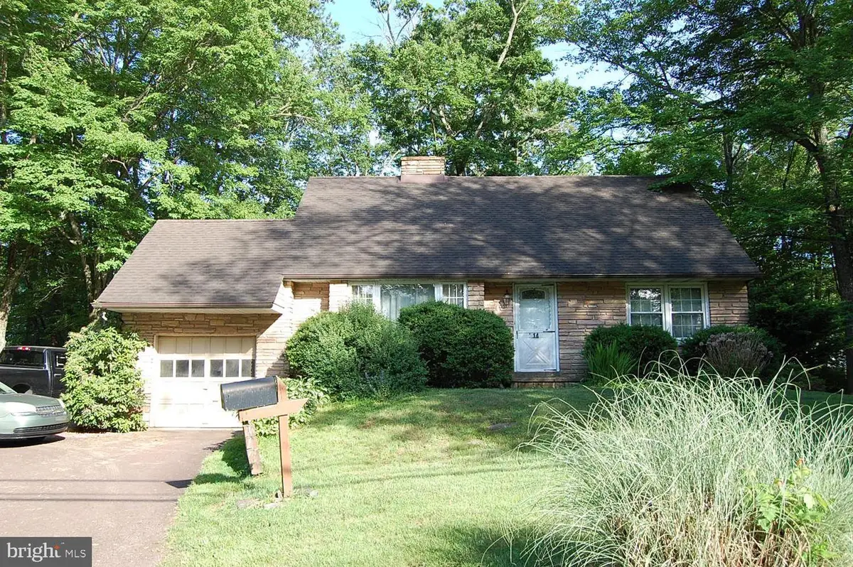 314 E Park Ave, Sellersville, PA 18960 - #1
