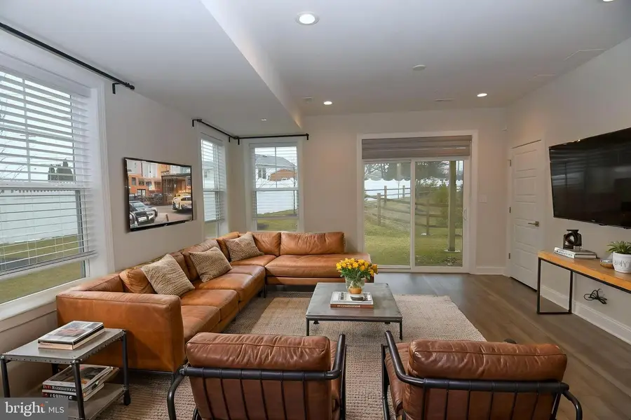 2 Warren Dr, Chalfont, PA 18914 - #3