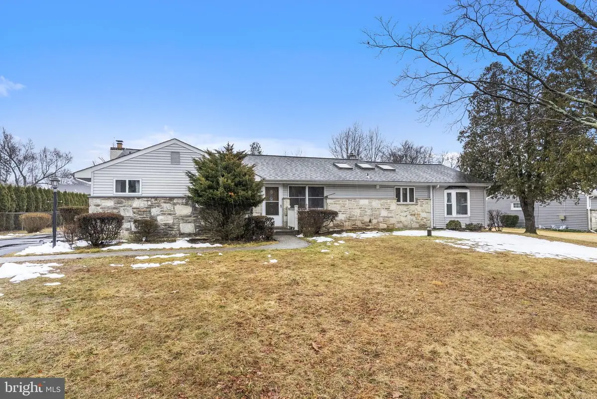 165 Clover Cir, Southampton, PA 18966 - #1