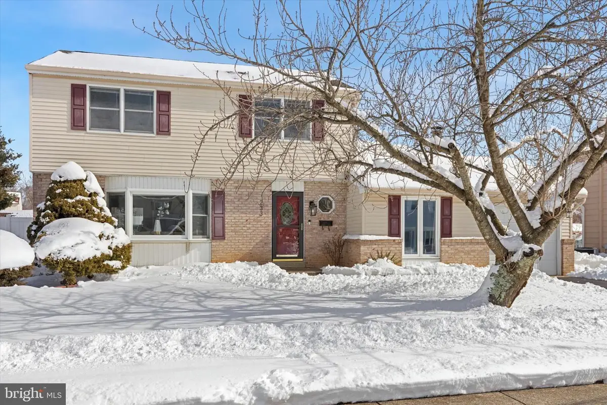 233 Sharpless Rd, Southampton, PA 18966 - #1