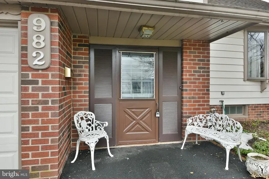 982 Mueller Rd, Warminster, PA 18974 - #3