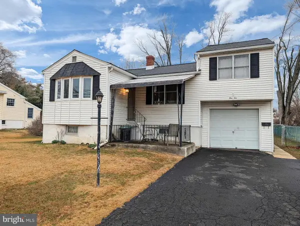 110 Elmwood Ave, FEASTERVILLE TREVOSE, PA 19053