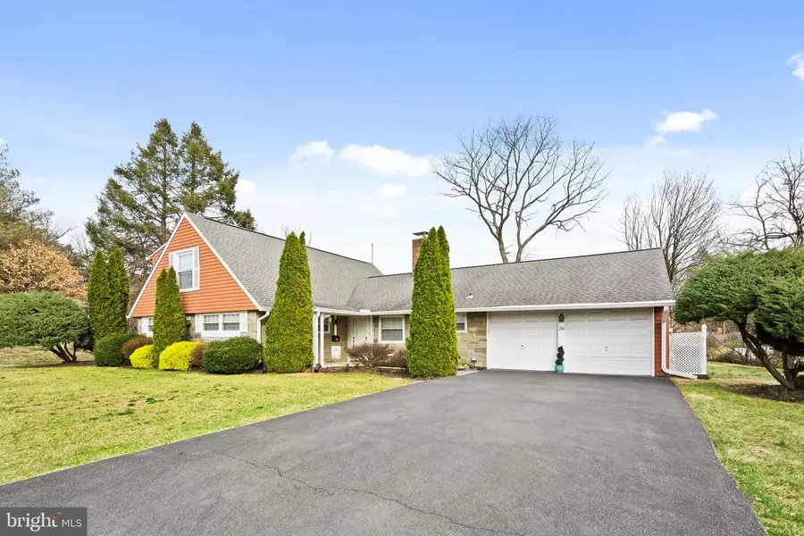 232 Forsythia Dr S #s, Levittown, PA 19056 - #2