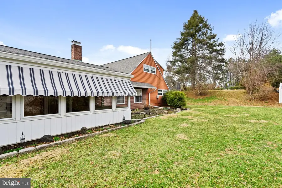 232 Forsythia Dr S #s, Levittown, PA 19056 - #3