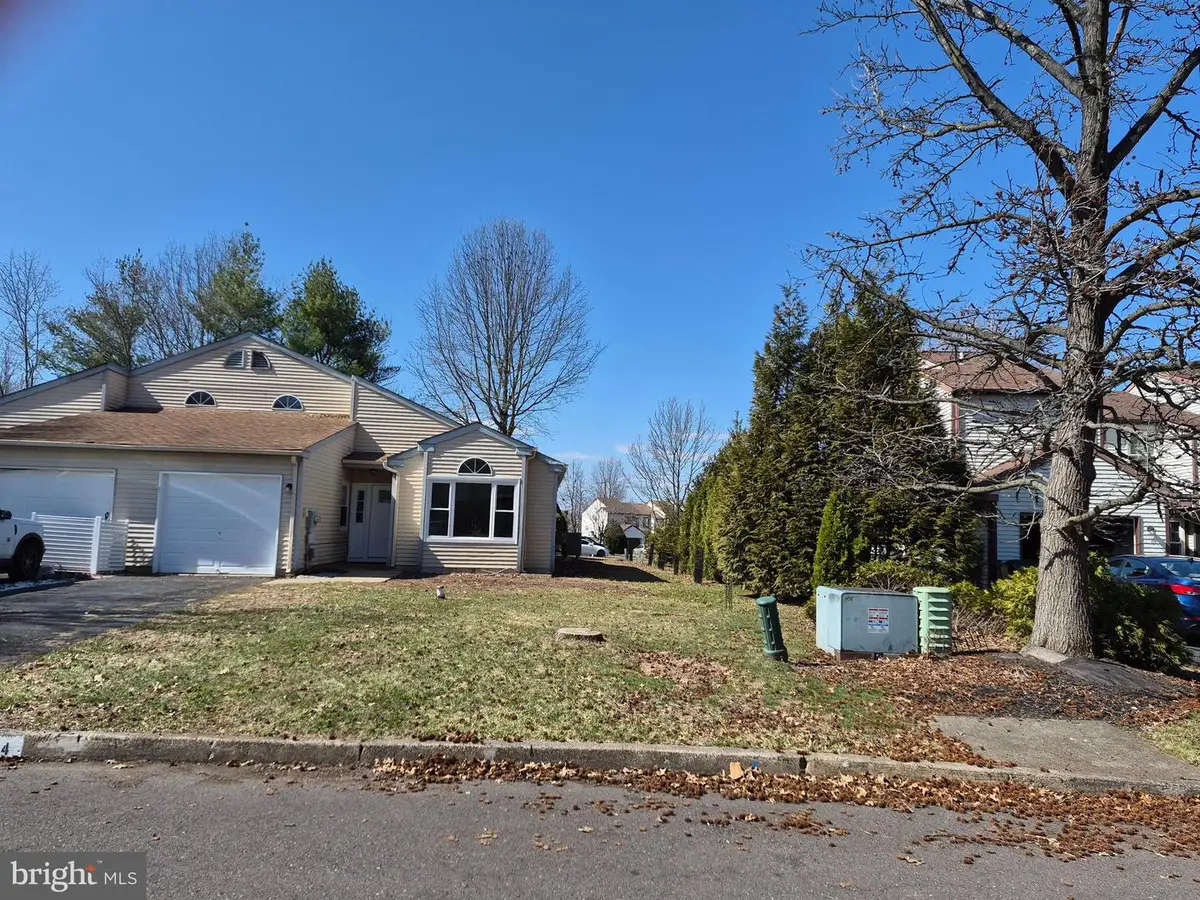 4 Stewer Ln, Perkasie, PA 18944 - #1