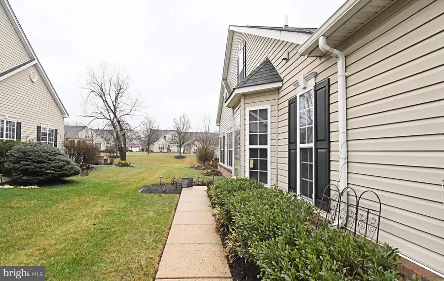 215 Dorchester Dr, Sellersville, PA 18960 - #3