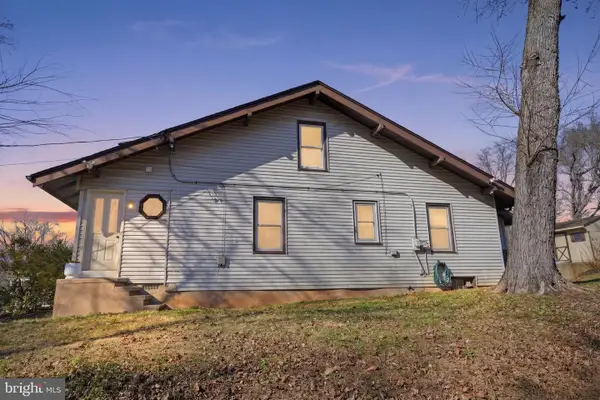 4400 Newportville Rd, LEVITTOWN, PA 19056