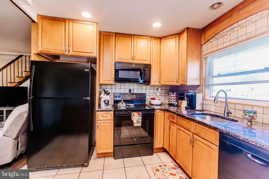 58 Nearwood Ln, Levittown, PA 19054 - #3