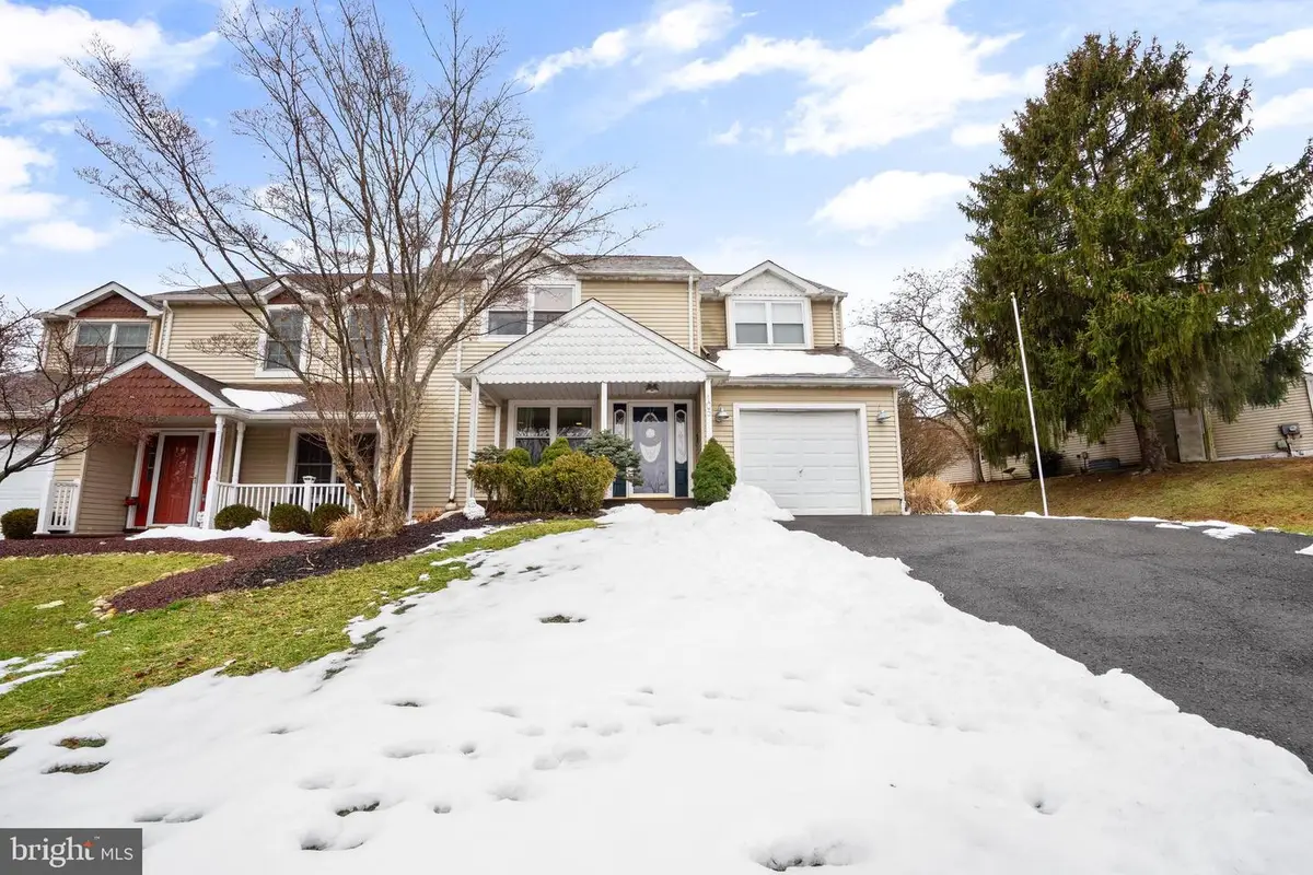 105 S Timber Rd, Southampton, PA 18966 - #1