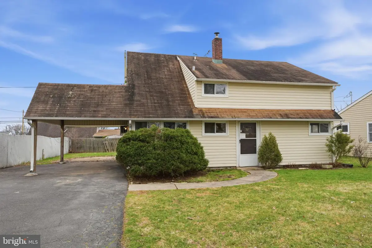 52 Inland Rd, Levittown, PA 19057 - #1