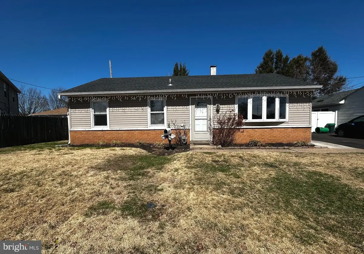 901 Spencer Dr, Croydon, PA 19021 - #1