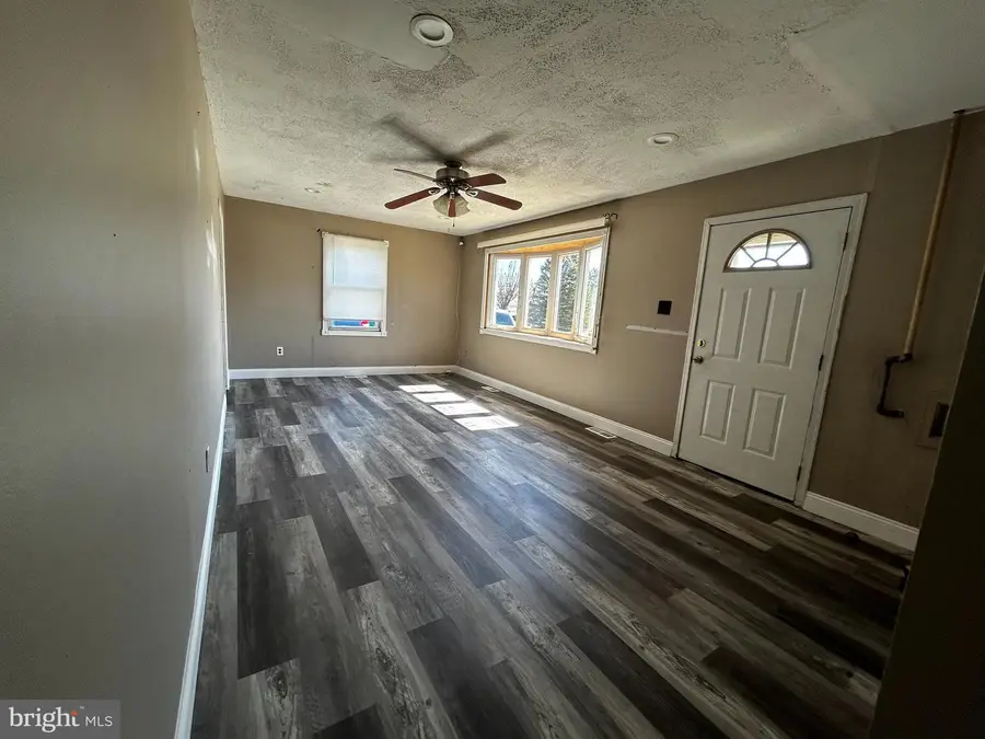 901 Spencer Dr, Croydon, PA 19021 - #3