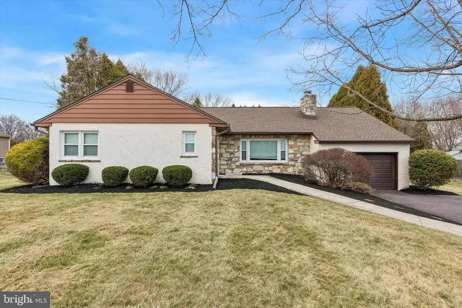 59 E Hillcrest Ave, Chalfont, PA 18914 - #2