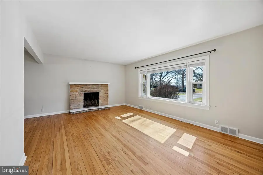 59 E Hillcrest Ave, Chalfont, PA 18914 - #3