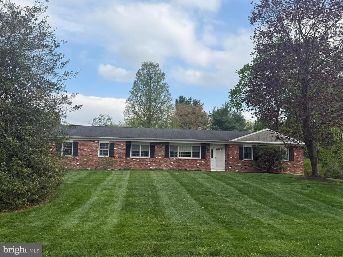 98 Valley Dr, Furlong, PA 18925 - #1