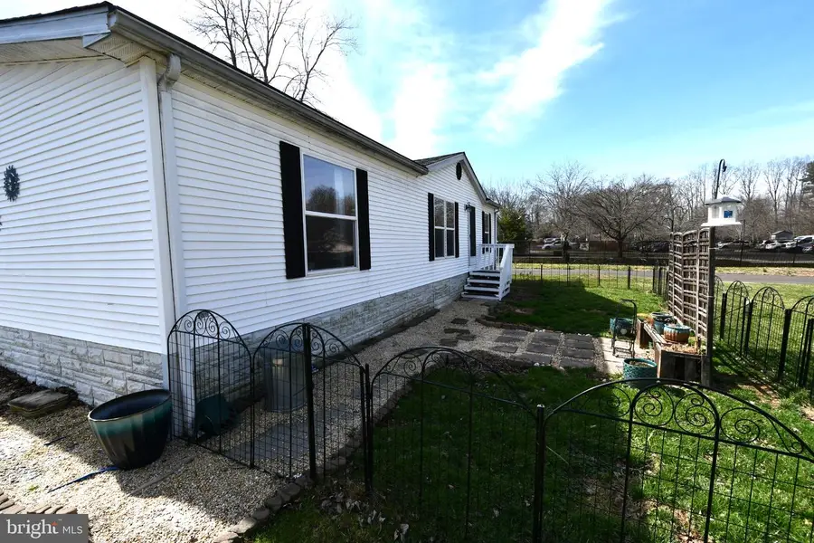 45 Maple Dr, Doylestown, PA 18901 - #2