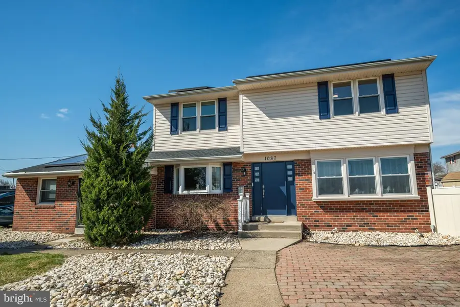 1087 Roberts Rd, Warminster, PA 18974 - #2