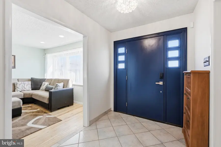 1087 Roberts Rd, Warminster, PA 18974 - #3