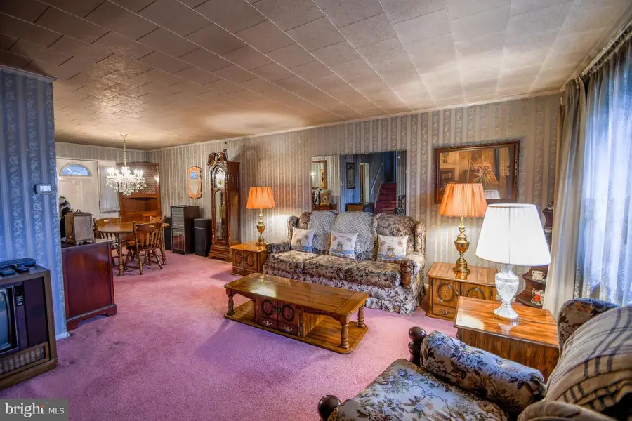 220 Hampshire Dr, Chalfont, PA 18914 - #3