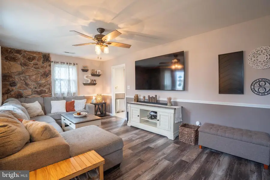 1306 Spencer Dr, Croydon, PA 19021 - #3