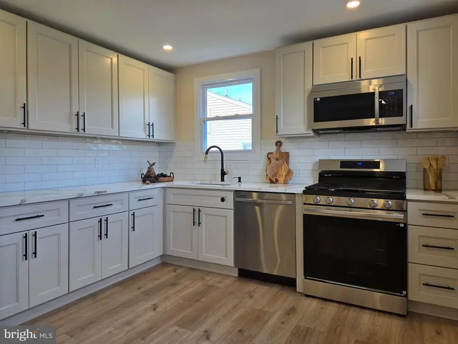 210 Barbara Ln, Warminster, PA 18974 - #2