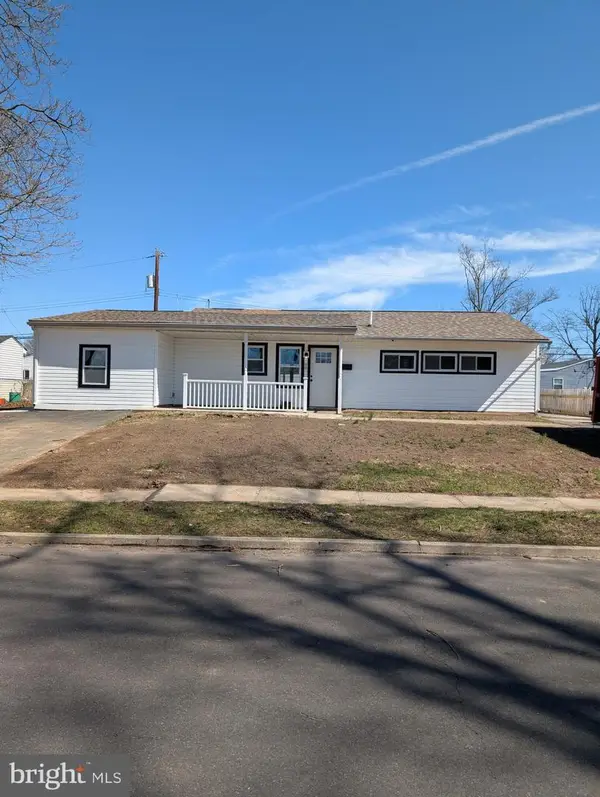 60 Outlook Ln, LEVITTOWN, PA 19055