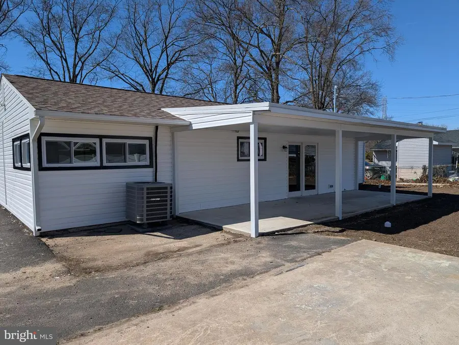 60 Outlook Ln, Levittown, PA 19055 - #2