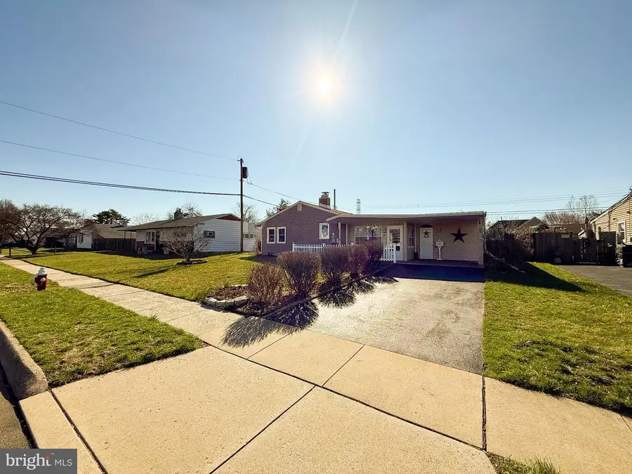 10 Flower Ln, Levittown, PA 19055 - #2