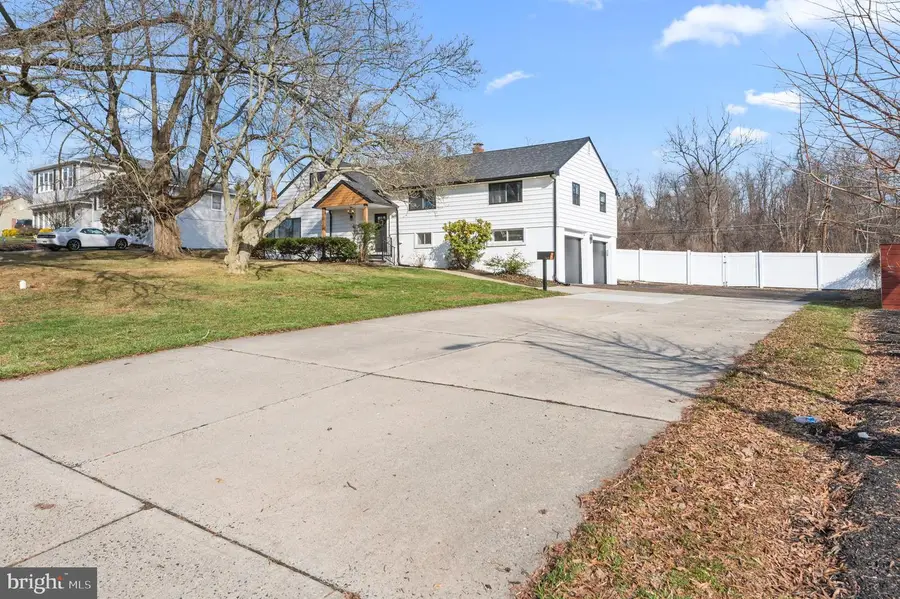 549 Austin Dr, Fairless Hills, PA 19030 - #3