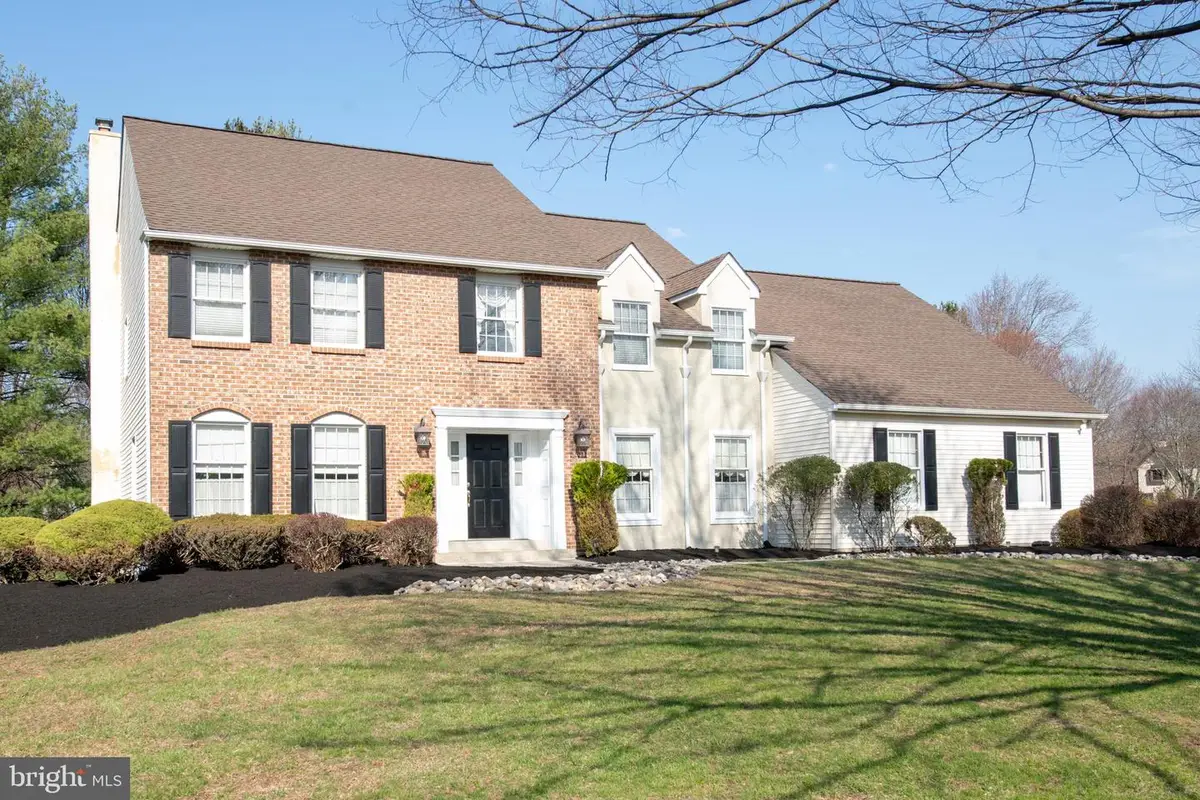 19 Zelkova Dr, Holland, PA 18966 - #1