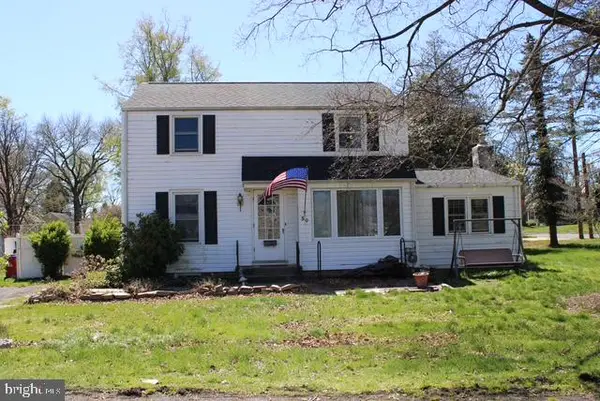 30 Landreth Ln, BRISTOL, PA 19007