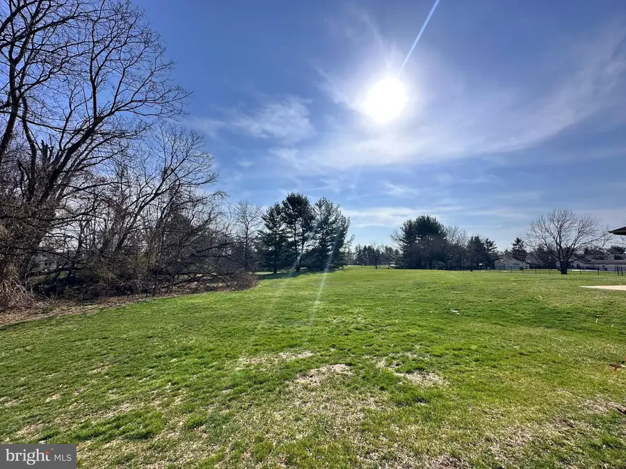 806 Barry Ct, Southampton, PA 18966 - #3