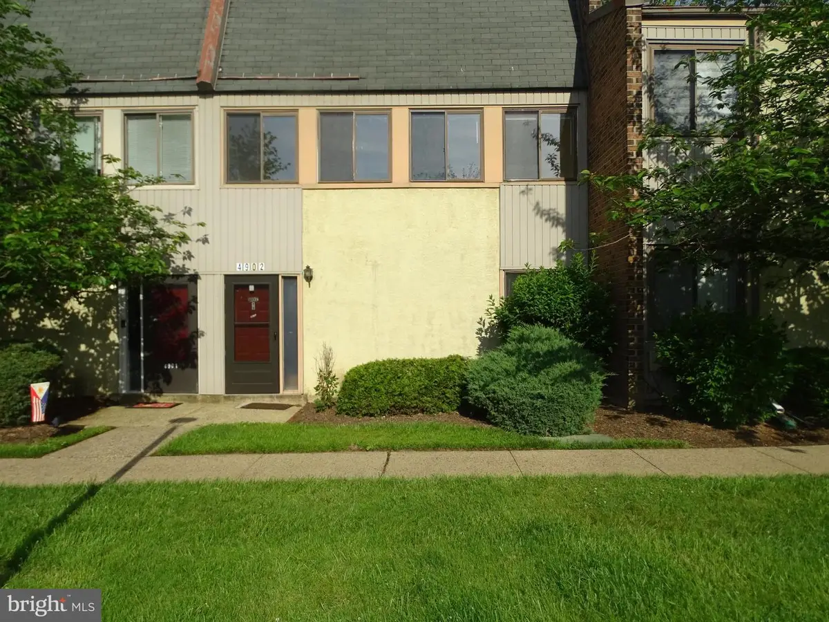 4902 Oxford Ct, Bensalem, PA 19020 - #1