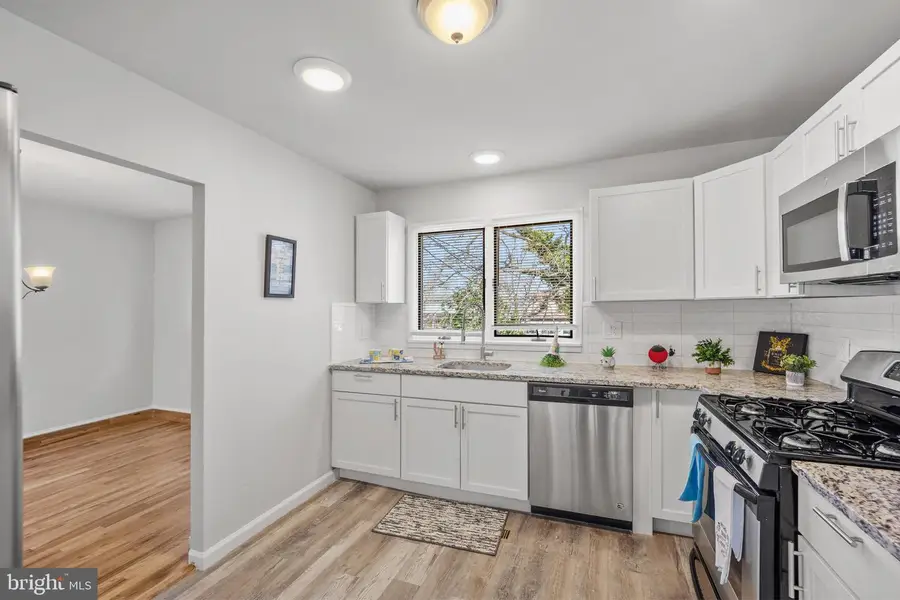 902 Laings Ave, Bristol, PA 19007 - #2