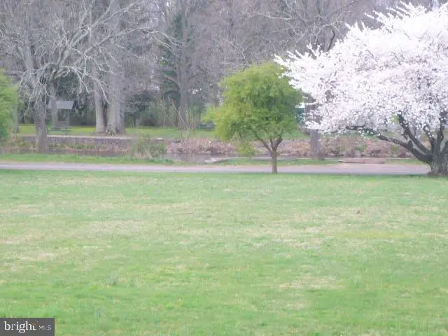 136 E Park Ave, Sellersville, PA 18960 - #2