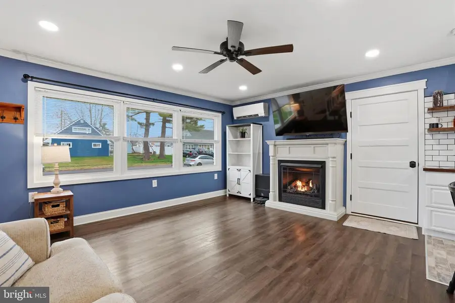 157 Mill Dr, Levittown, PA 19056 - #2