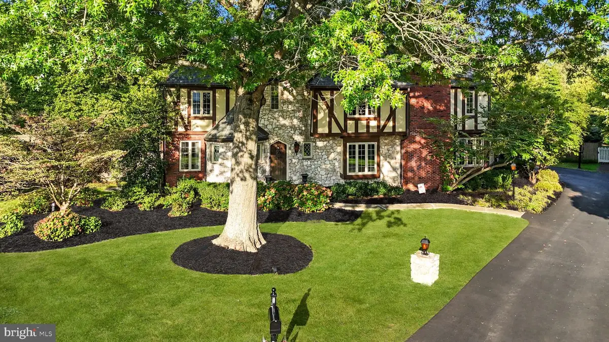 8 Moon Cir, Yardley, PA 19067 - #1