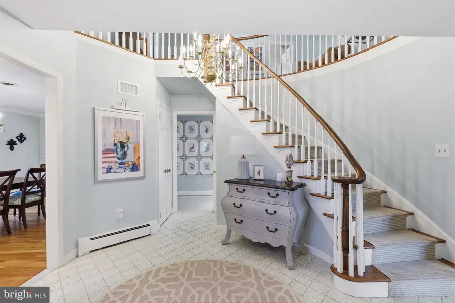 8 Moon Cir, Yardley, PA 19067 - #2