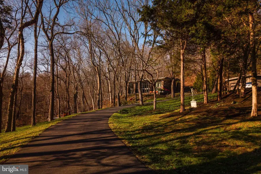 372 Brownsburg Rd, Newtown, PA 18940 - #2