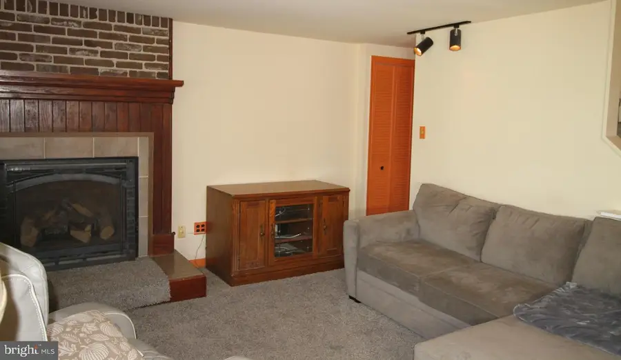 189 Centre St, Morrisville, PA 19067 - #3