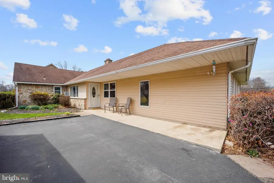 190 New Rd, Southampton, PA 18966 - #2