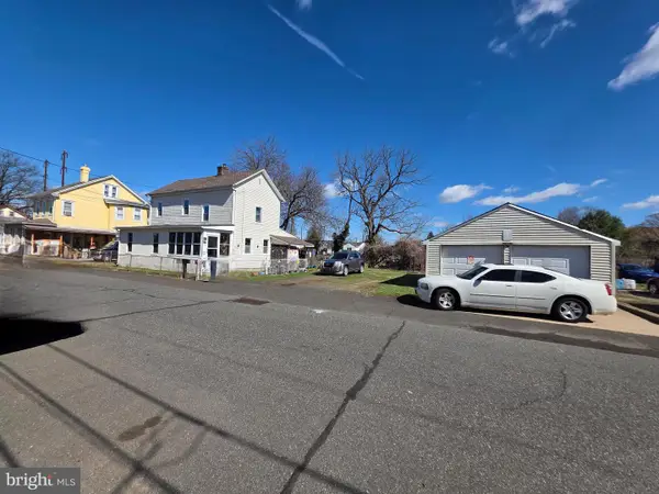 732 Brown St, TULLYTOWN, PA 19007