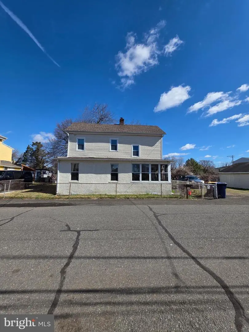 732 Brown St, Tullytown, PA 19007 - #2