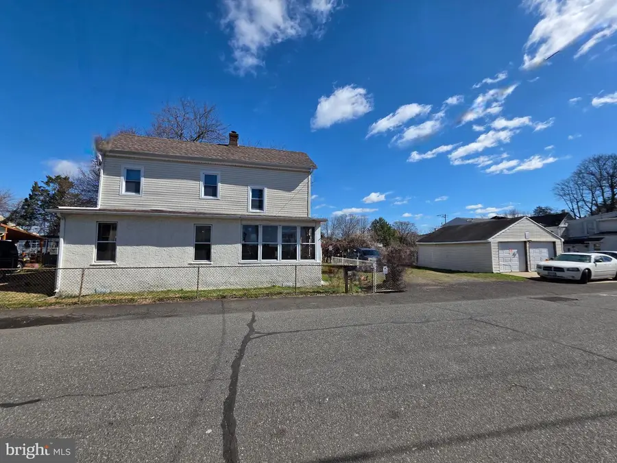 732 Brown St, Tullytown, PA 19007 - #3