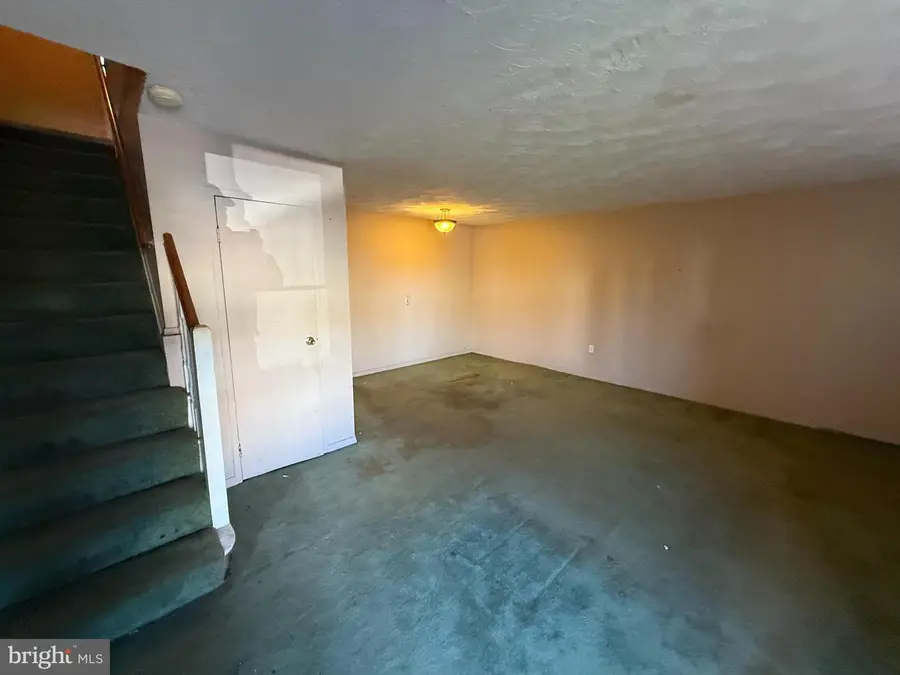 5720 Mitchell Rd, Levittown, PA 19057 - #2