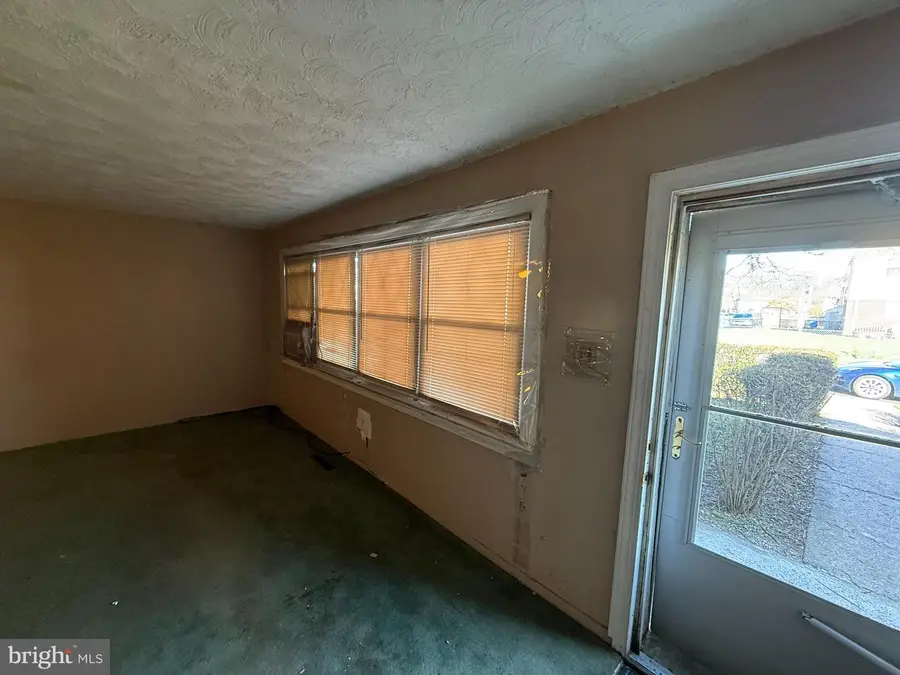 5720 Mitchell Rd, Levittown, PA 19057 - #3